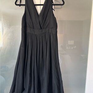 Le Chateau Black Sleeveless V-neck A-line Cocktail Dress
